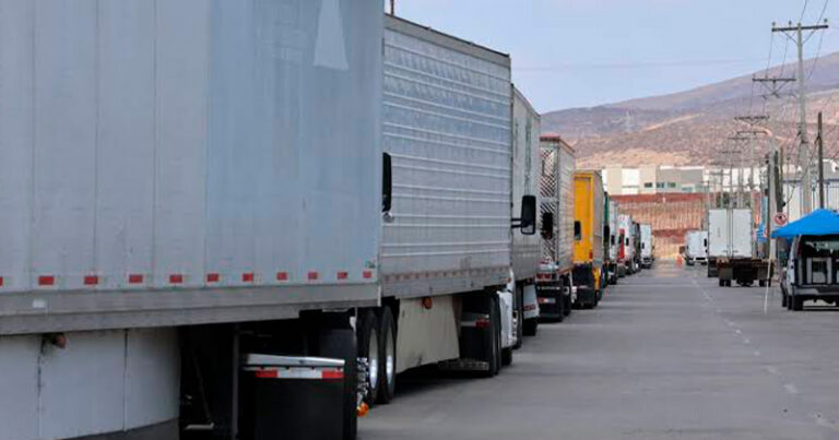 TRAILER-TRANSPORTISTA