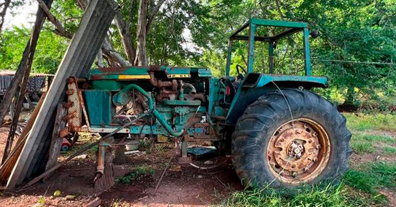 TRACTOR